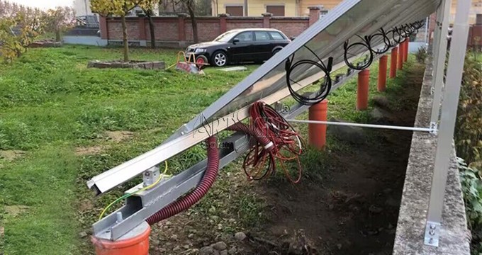 Suportes terrestres telescópicos com ajuste de inclinação na Romênia |Art Sign