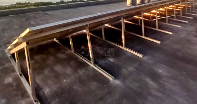 Sistema de montagem de painéis solares triangulares ajustáveis em alumínio para telhados planos | Art Sign