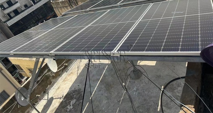 Suporte de trilho curto para painéis fotovoltaicos em telhados metálicos | ART SIGN