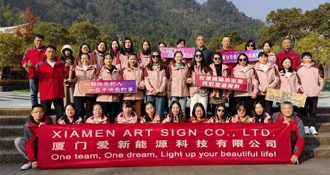Equipe Art Sign viajando para Jiangxi